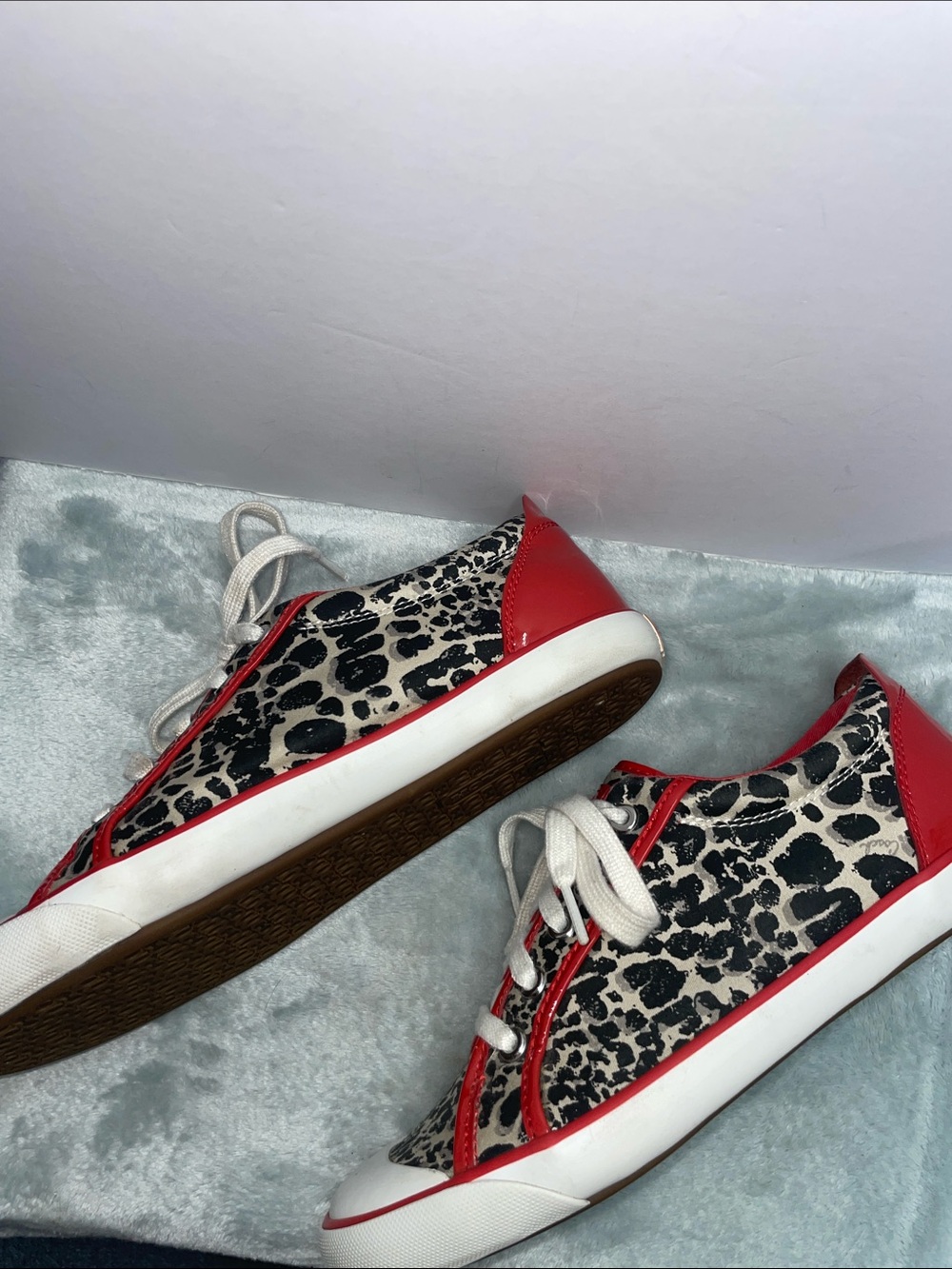 Coach ‘Barrett’ Leopard Print Woman’s Low Top Sneakers - Picture 3 of 12